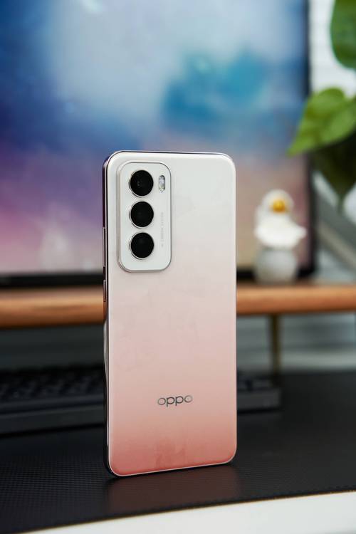 OPPOR8207手机是哪一年产品